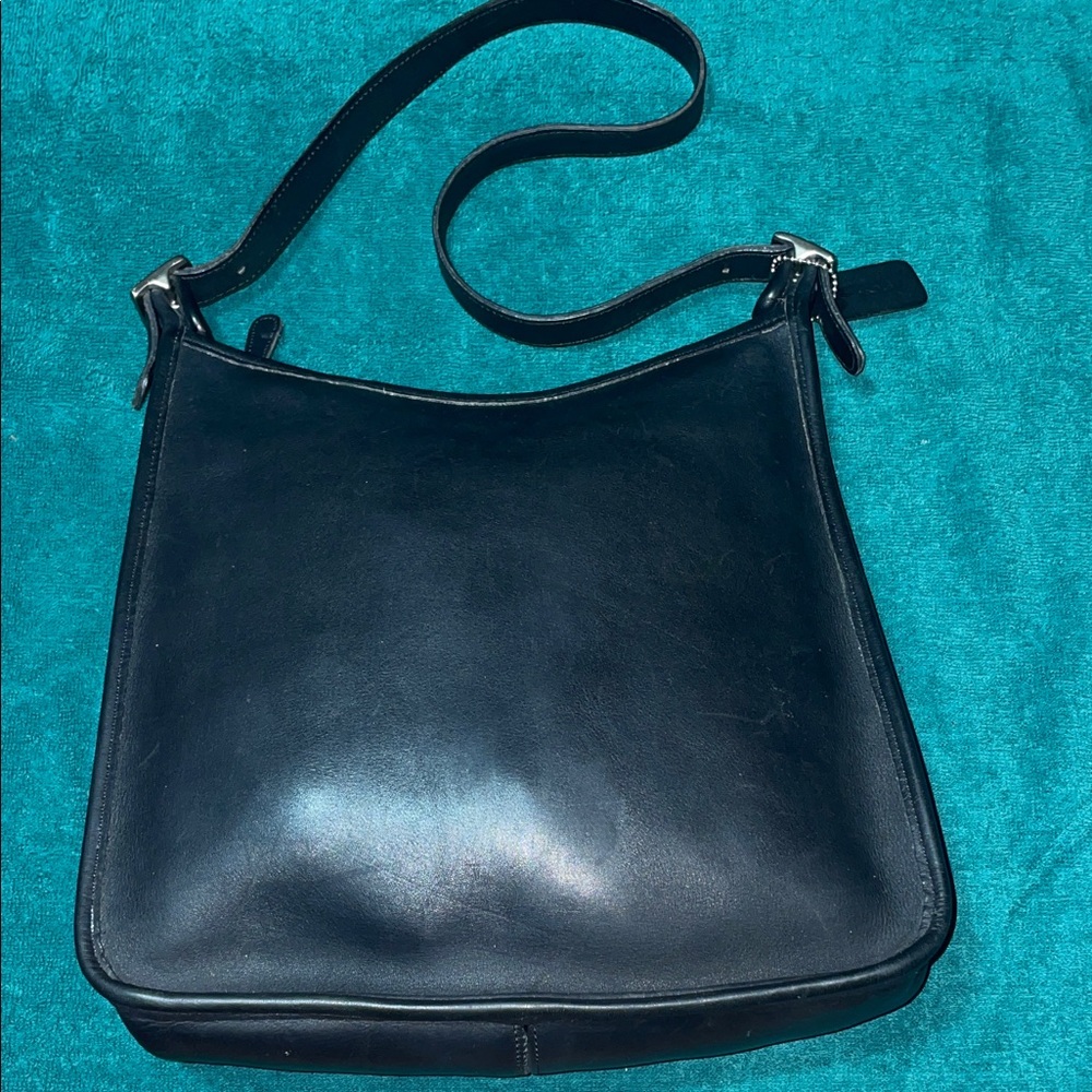 Coach 9073 Andrea slim bucket bag